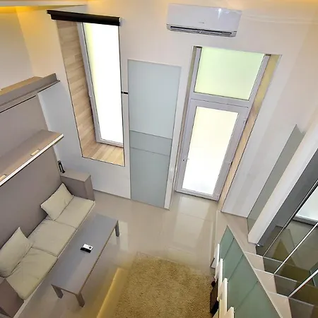 Apartment Small Sziv 3 *