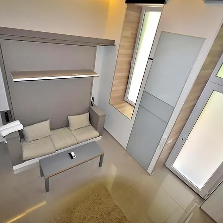 Apartment Small Sziv 3 *